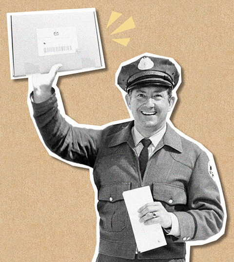 postbode met vriendenboek in zijn hand